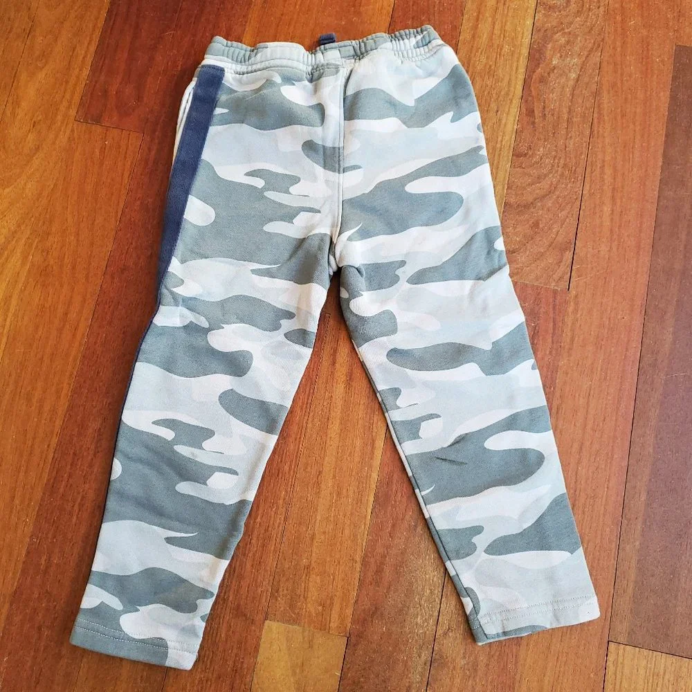 OshKosh B'gosh Camouflage Sweat Pants Size 4